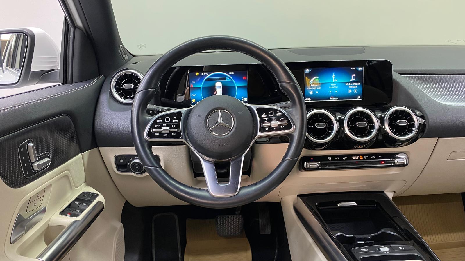 MERCEDES GLA 10